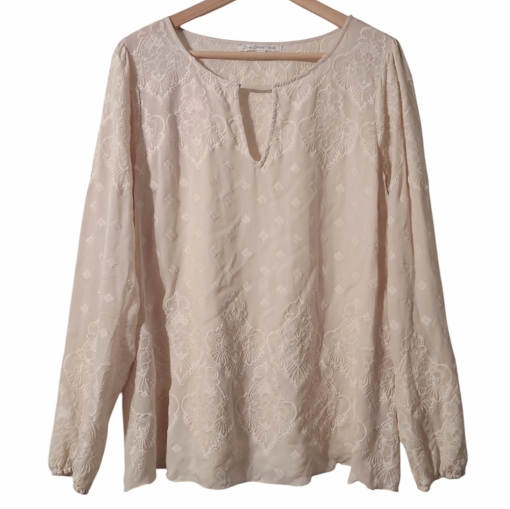 Johnny Was 100% Silk Neutral Floral Cut Out Embroidered Chic Classic Blouse Top